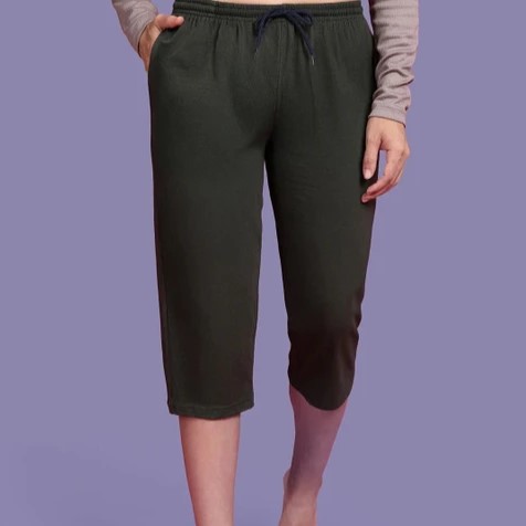 100 % Cotton Rich French Terry Regular Fit Capri with Side Pockets